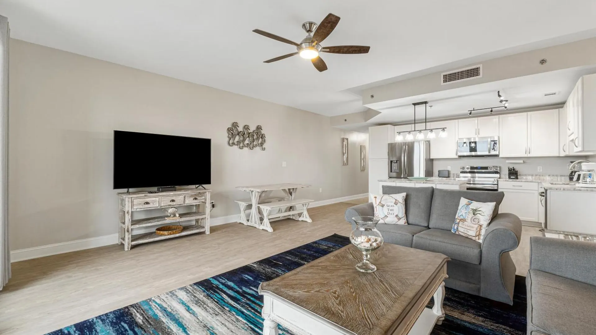 Holiday home Lakeview Luxury At Laketown Wharf #235 By Nautical Properties Panama City Beach